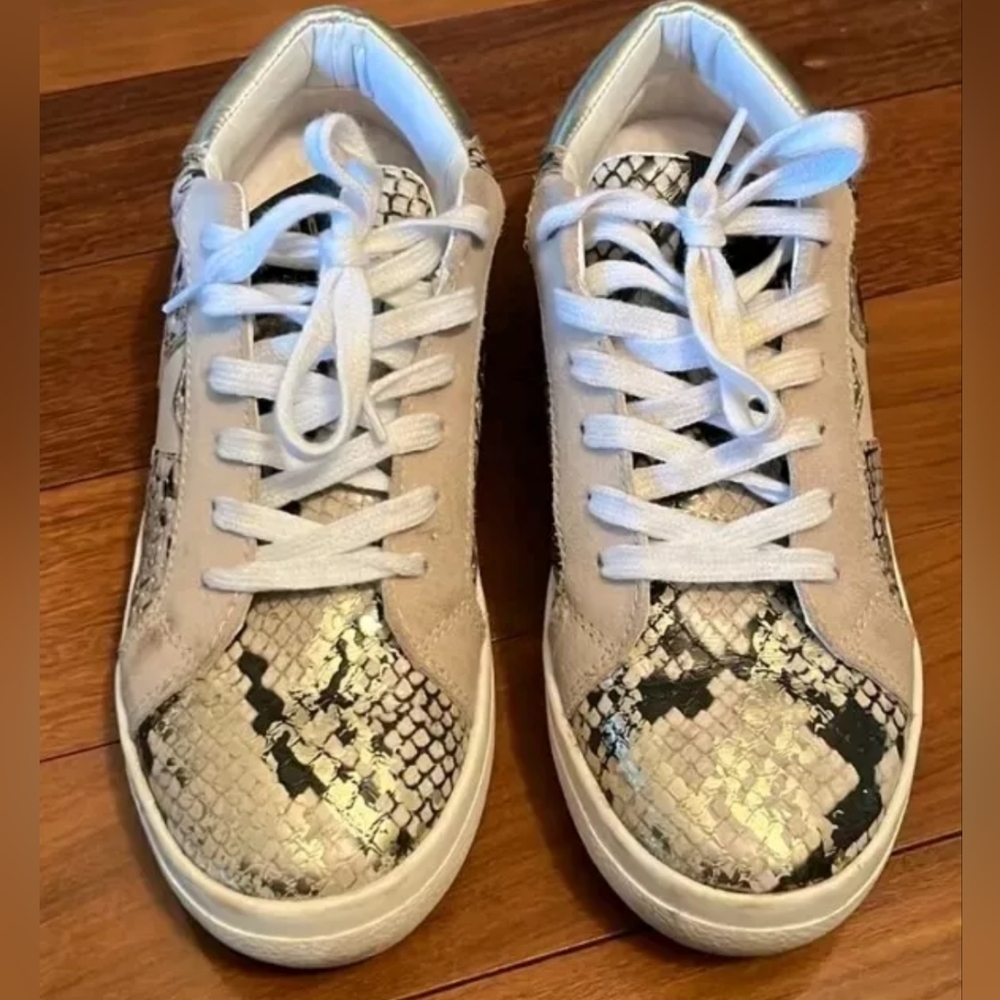 Steve Madden Starling Sneakers Women’s Size‎ 7 Gold Snake Print Star Lace Up GUC - Picture 3 of 7